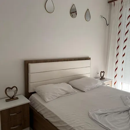 Deluxe 3 *