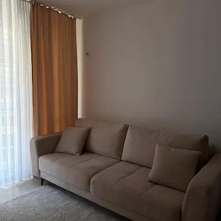 Deluxe 3 *