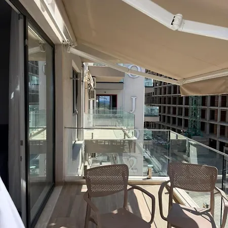Deluxe 3 Apartament *